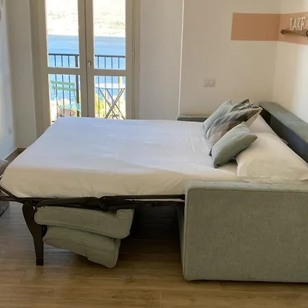 Ama Homes - Balcony Lakeview Apartment Bellagio