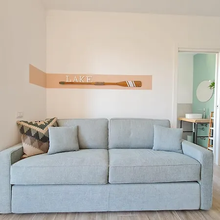 Ama Homes - Balcony Lakeview Apartment *